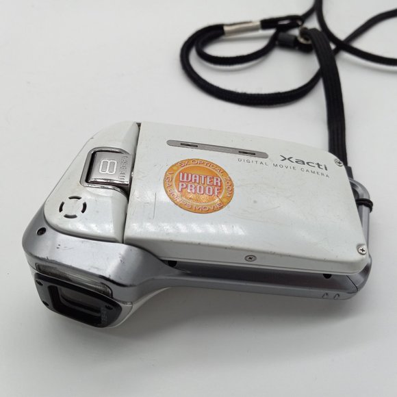 Sanyo Xacti Digital Movie Camera VPC-E2 *Waterproof* see notes - Picture 7 of 8